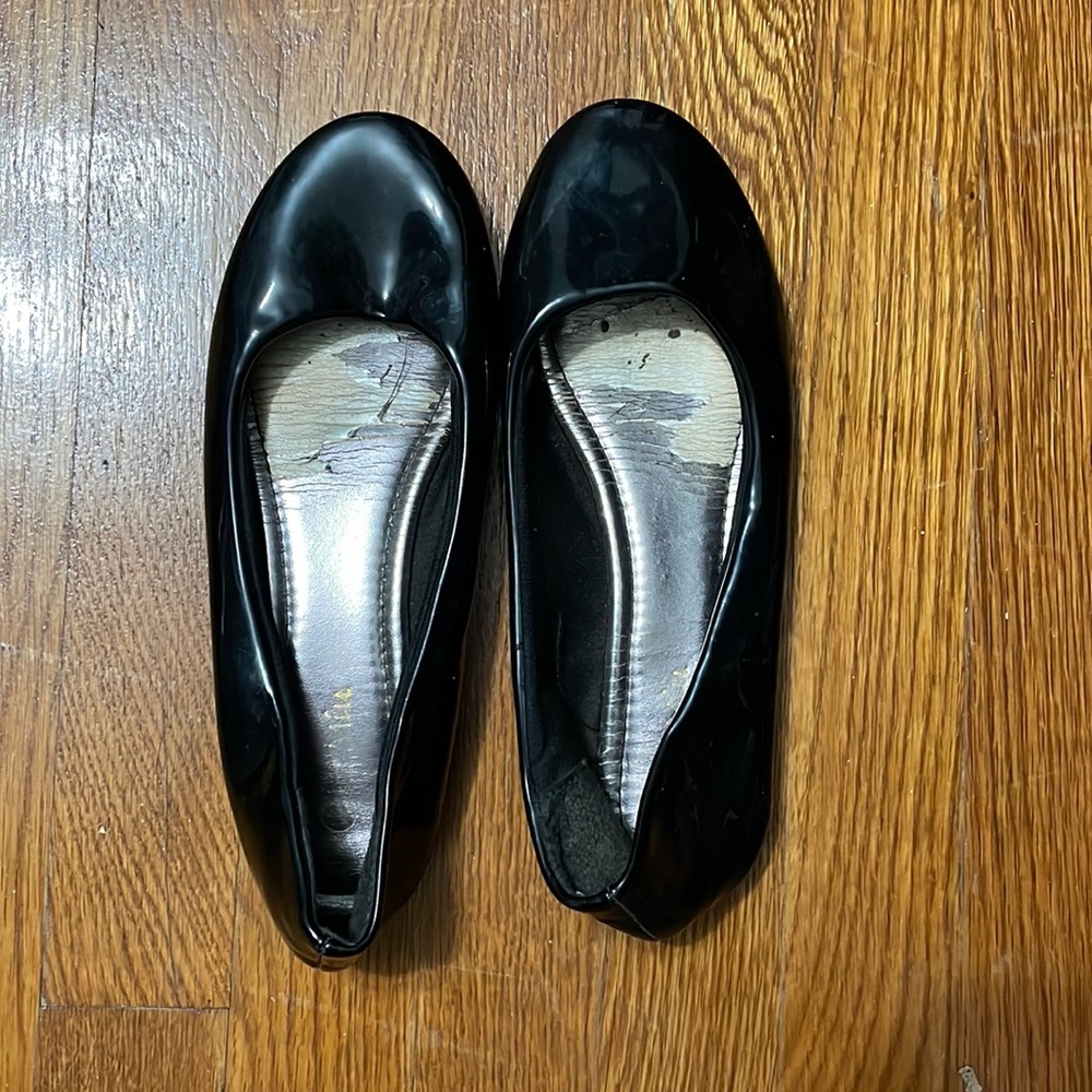 Black Flat Sandals